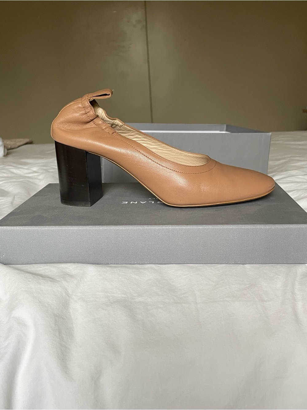 Everlane Camel Brown Leather Block Heel Pumps - Picture 2 of 10